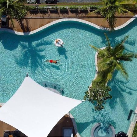 Skyview Resort Phuket Patong Beach Exterior foto Aerial view of the pool at the Hotel